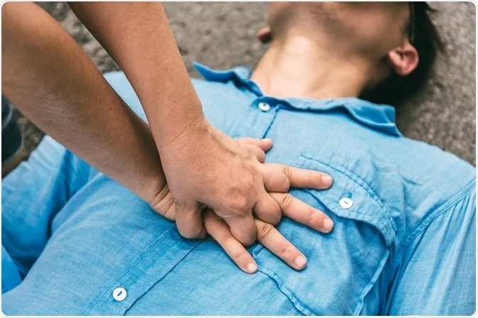 Phương pháp hô hấp nhân tạo và xoa bóp tim ngoài lồng ngực cho nạn nhân ngộ độc hóa chất